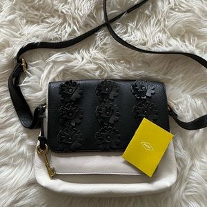 Fossil Leather Purse (brand new)